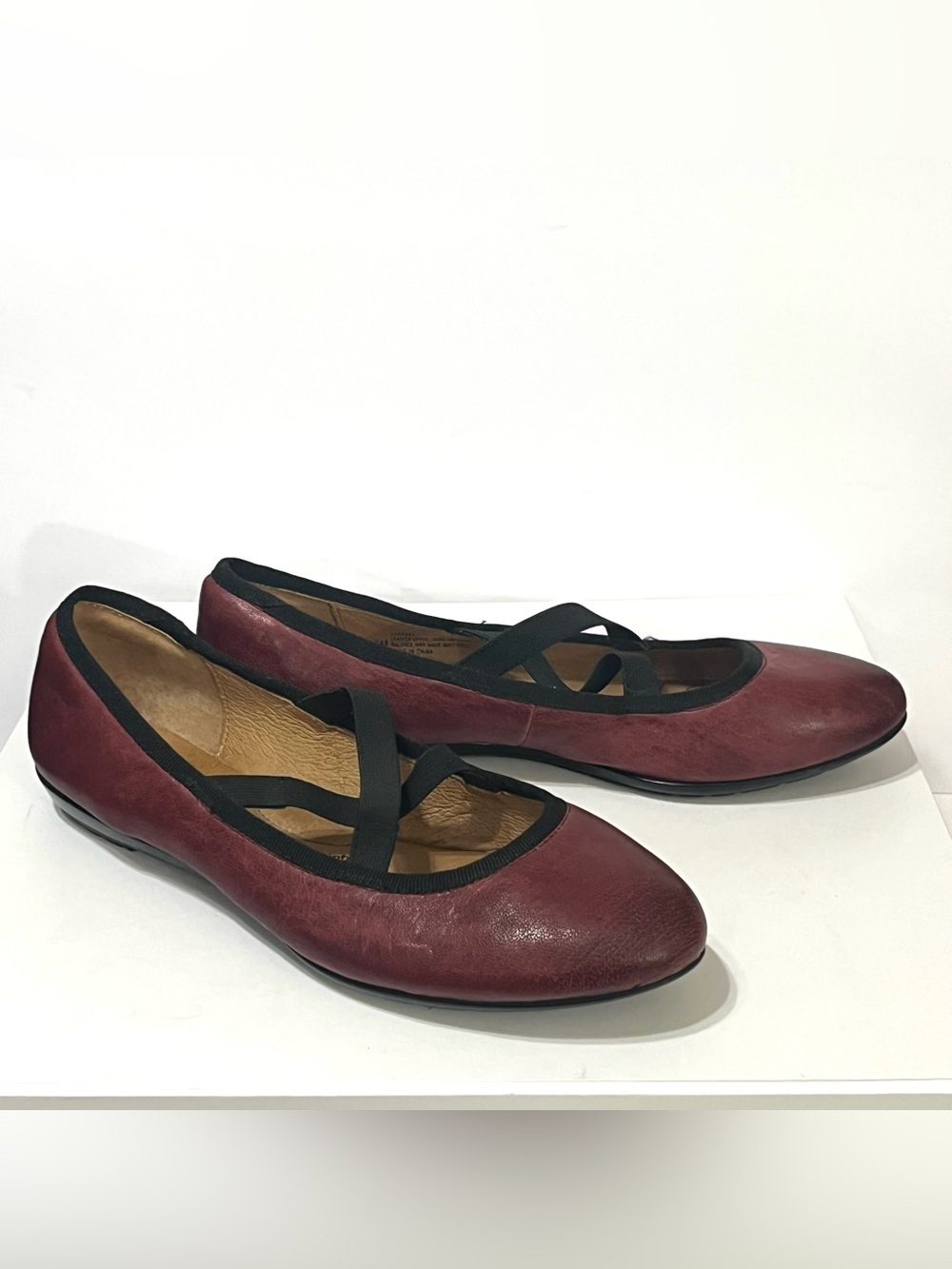 Sofft Barris Burgundy Leather Ballet Flats Black Elastic Criss Cross Straps 8